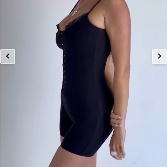 NWOT Frankie’sBikinisxSydneySweeney LaceTrim Romper Lounge Bodysuit Corset Black - Picture 2 of 6